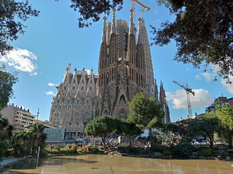 Basilica de la Sagrada Damilia in Barcelona